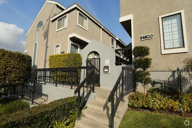 Larch Townhomes
