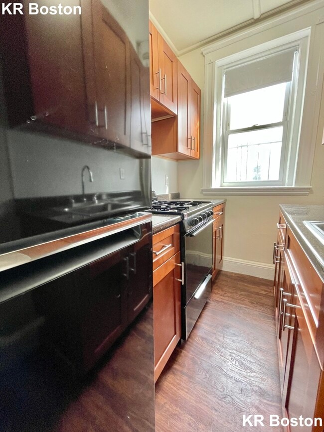 Photo - 2 Charlesgate W