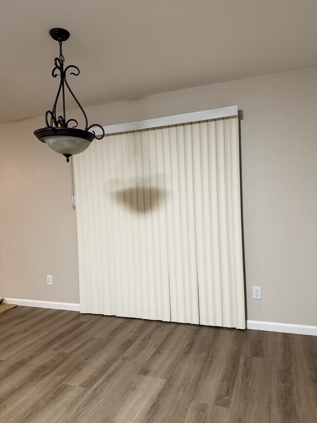 Photo - 1722 Willow Way