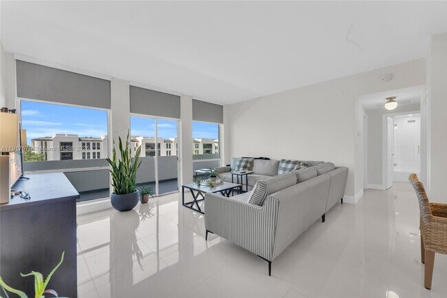 Photo - 700 Biltmore Way Unit 505