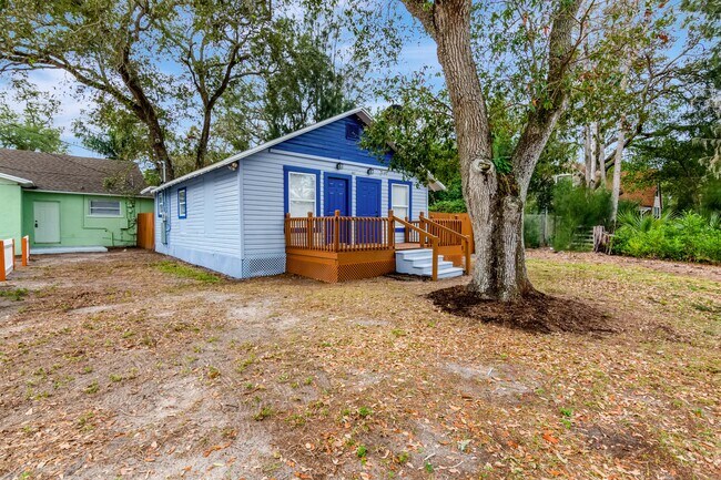 Photo - 547 Wildwood Way