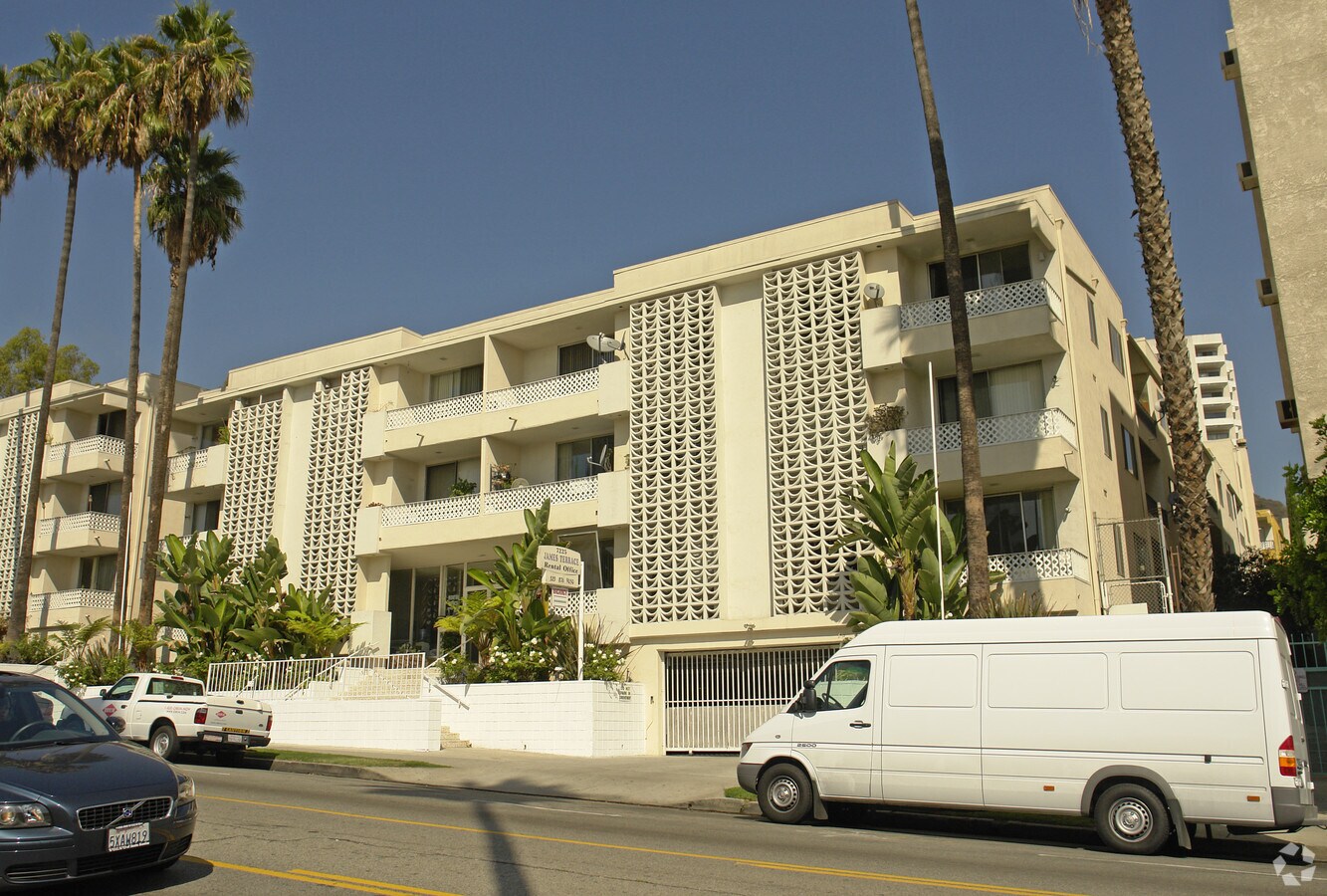 Photo - James Terrace Apartments