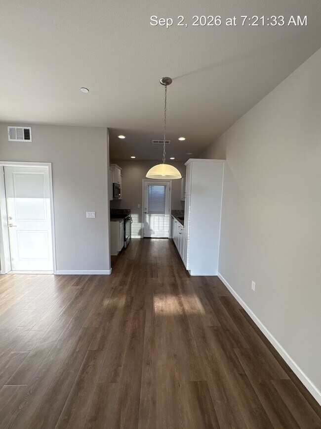 Photo - 418 S Summit St Unit 102