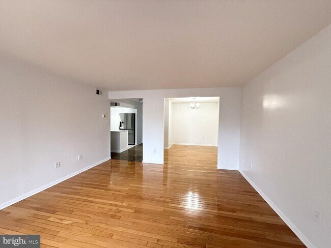 Photo - 606 Cooper Landing Rd Unidad B-3L