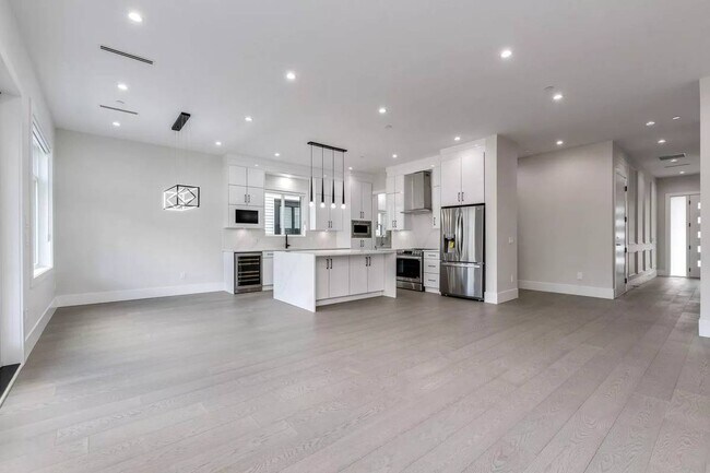 Photo - 23087 134 Loop