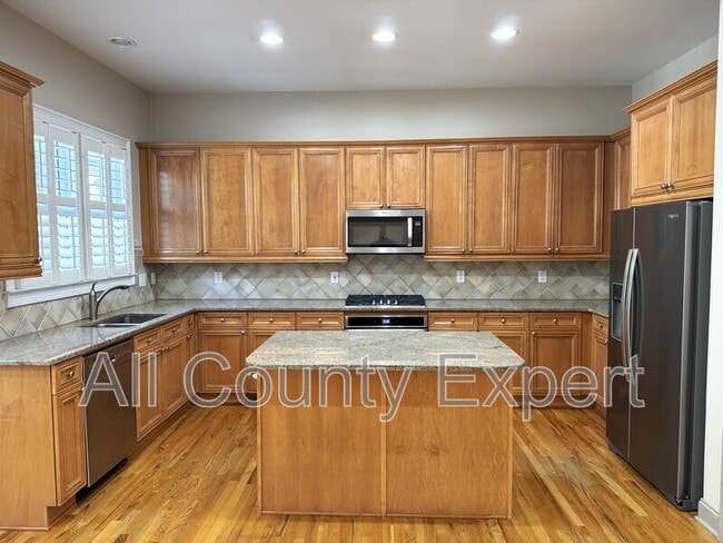 Photo - 3006 Riverstone Tr