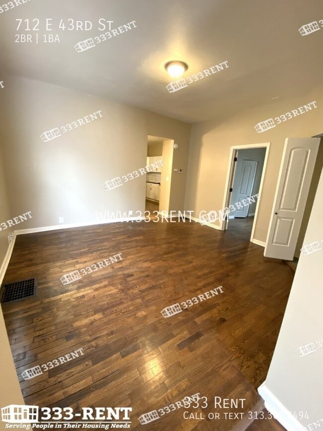 Photo - 712 E 43rd St