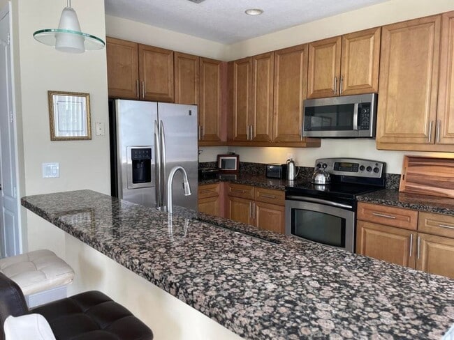 Photo - 552 NW 39th Cir