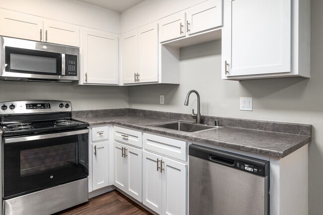 Building Photo - 390 Alameda del Prado