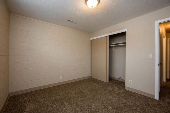 Photo - Students Welcome! Great Location! Unit 2713 Stanford Rd.