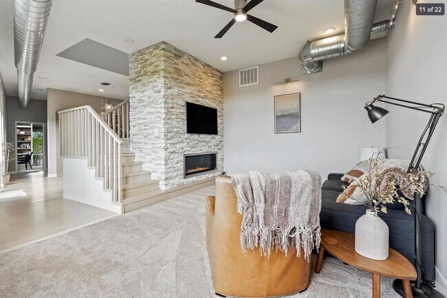 Photo - Gorgeous 2 Bedroom Penthouse