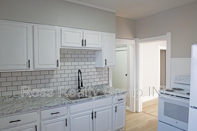 Building Photo - 1148 Earl St