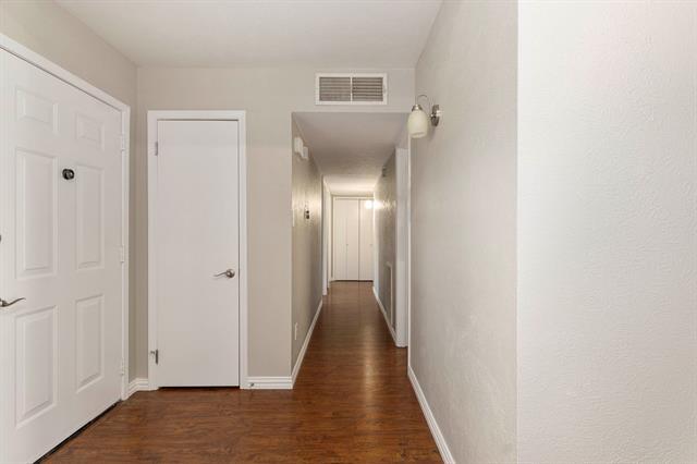 Photo - 4248 Ireland St