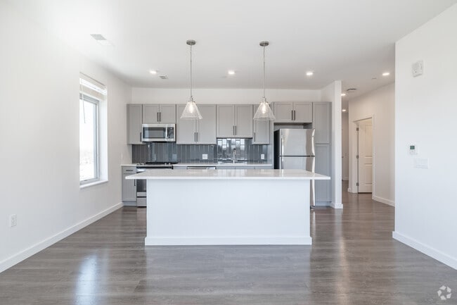 2BR, 2BA Kitchen