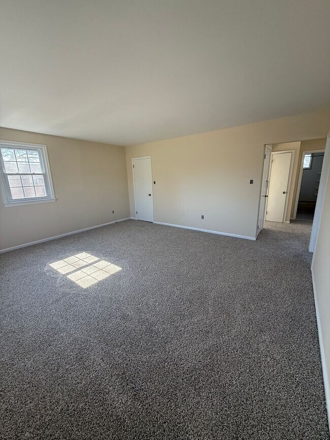 Photo - 355 W Broad St Unidad B