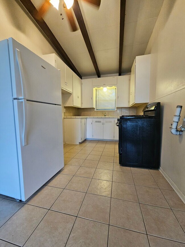 Photo - Short-Term Lease! (2) Bedroom Duplex Close to Campus Duplex!