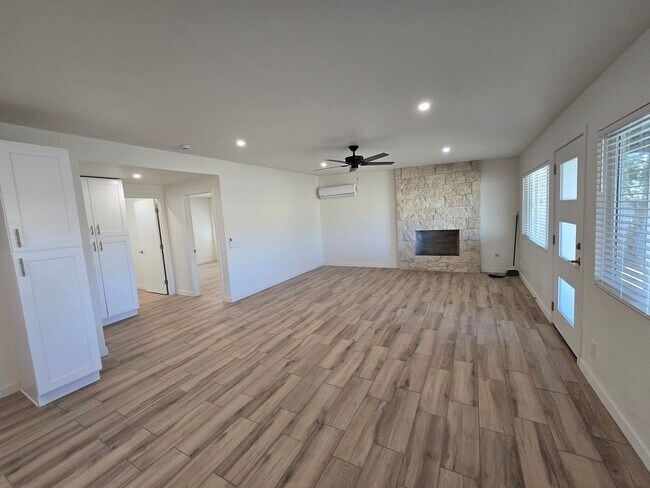 Photo - All Brand New!!