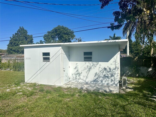 Photo - 19215 NW 7th Ct Unit B