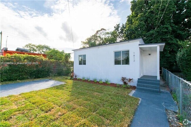 Building Photo - 1812 NW 64th St Rental