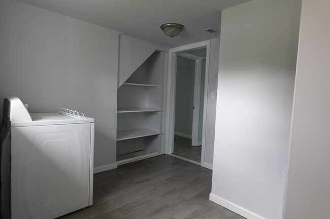 601 River Ave Unit B