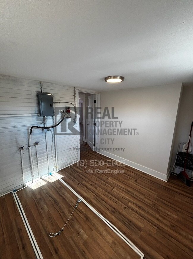 Photo - 1938 E 6th St