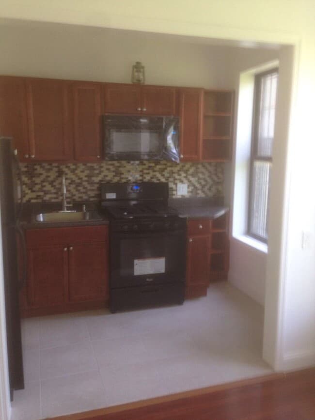 Photo - 811A Willoughby Ave Unit 3rd Floor