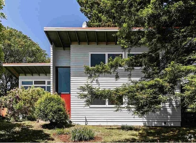 Building Photo - 1069 Sterling Ave Rental