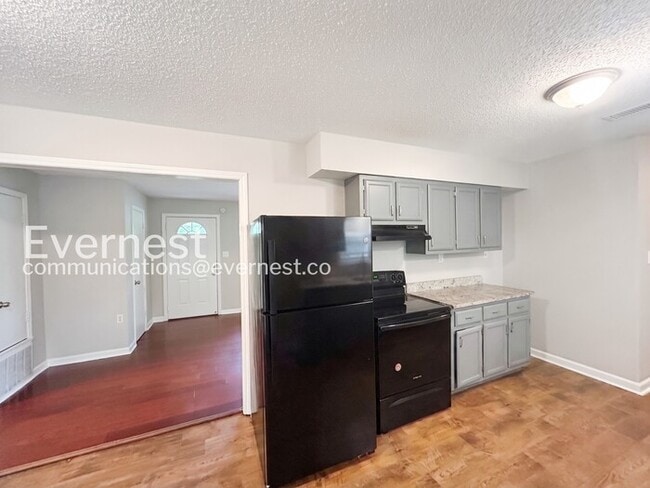 Photo - 5884 Caroline Dr