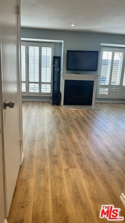 Building Photo - 557 E Verdugo Ave Unit C Rental