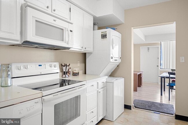 Photo - 3709 S George Mason Dr Unit 1508