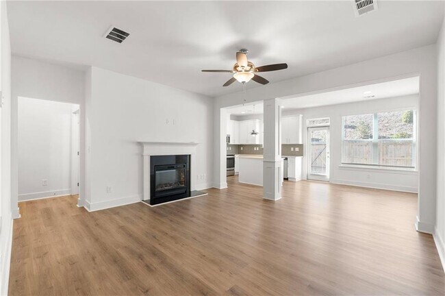 Photo - 2469 Honey Wy