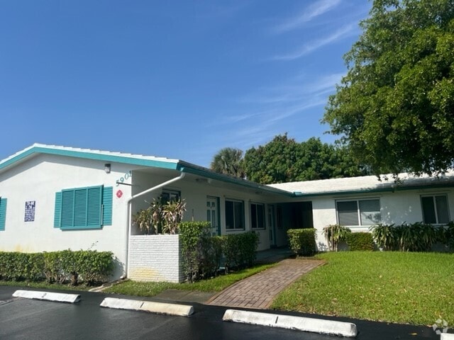 Building Photo - 18 Ave. Villas LLC Rental