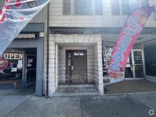 Building Photo - 107 N Hanover St Unit apt a