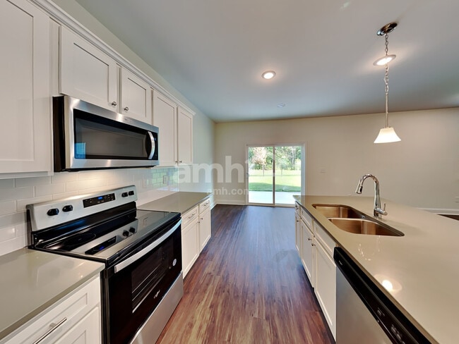 Photo - 3820 Chivalry Dr