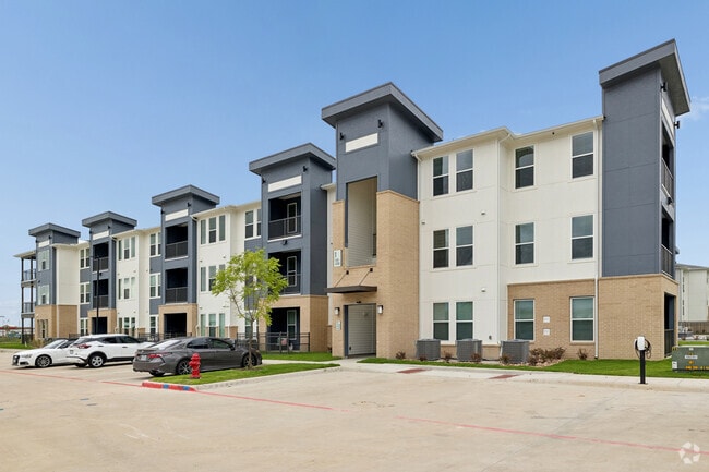 Building Photo - Aspire at Greenville