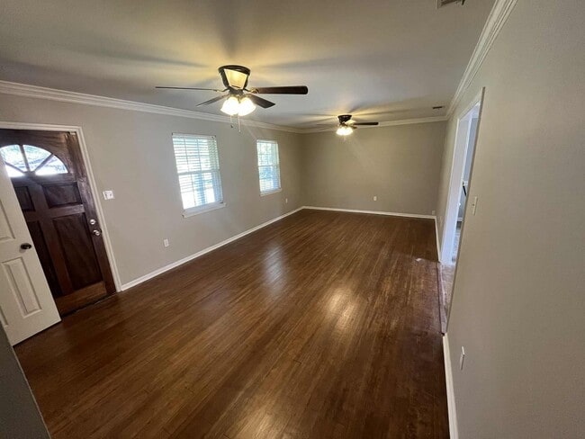 Photo - 503 W Tietgen St
