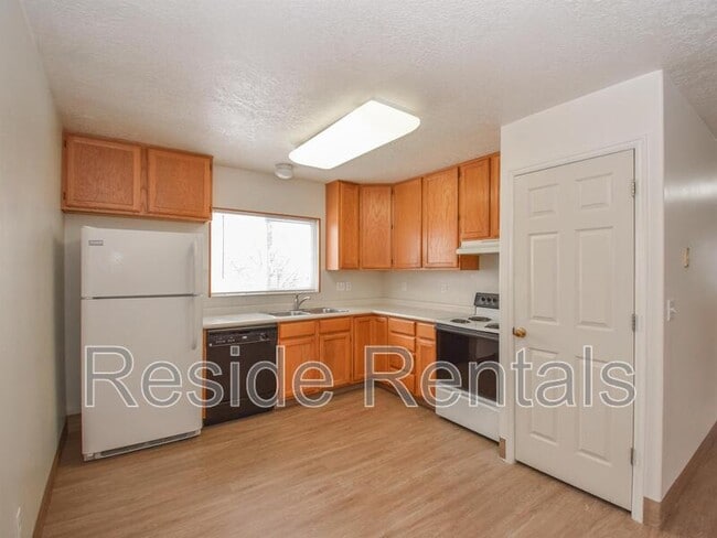Photo - 162 W 1100 N