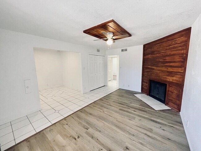Photo - 1203 Redwood St
