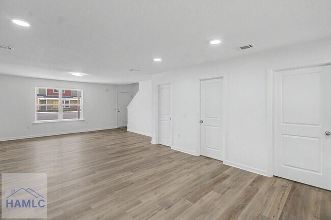 Photo - 20-B1 Frasier Ln SW