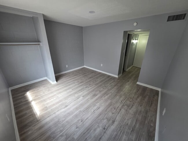 Building Photo - 1505 N West St Unit 224