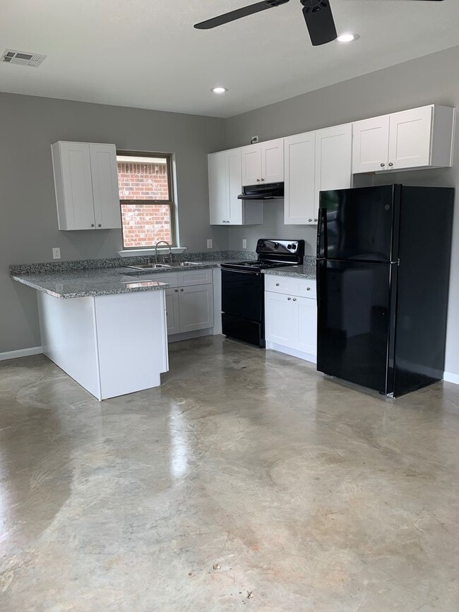 Photo - 1561 Ham Reid Rd Unit 1561 Ham Reid Apt 1