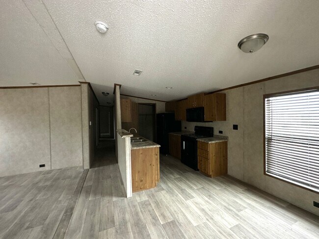Photo - 12598 W Grosenbacher Rd