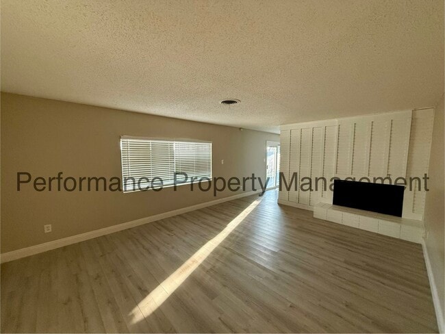 Photo - Beautiful 3 Bed/2 Bath NE Bakersfield Home w/ Pool, Solar & $0 Deposit Option