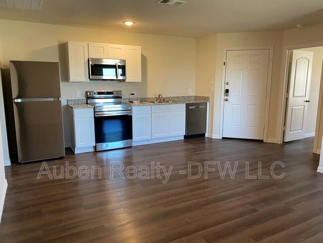 Photo - 2203 Henry St Unit B