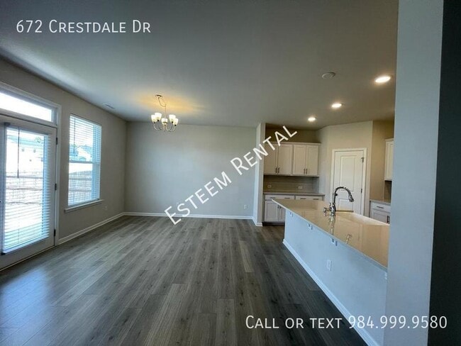 Photo - 672 Crestdale Dr