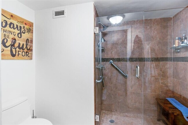 Photo - 333 Sunset Dr Unit 104