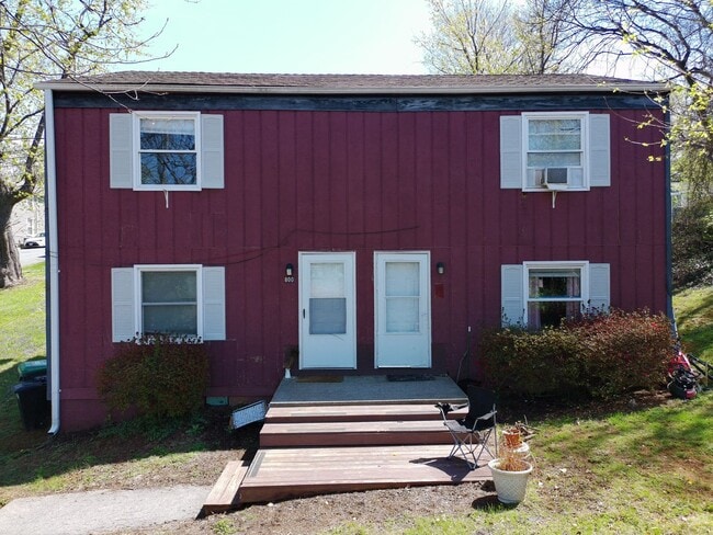 Building Photo - 800 Castalia St Unit B