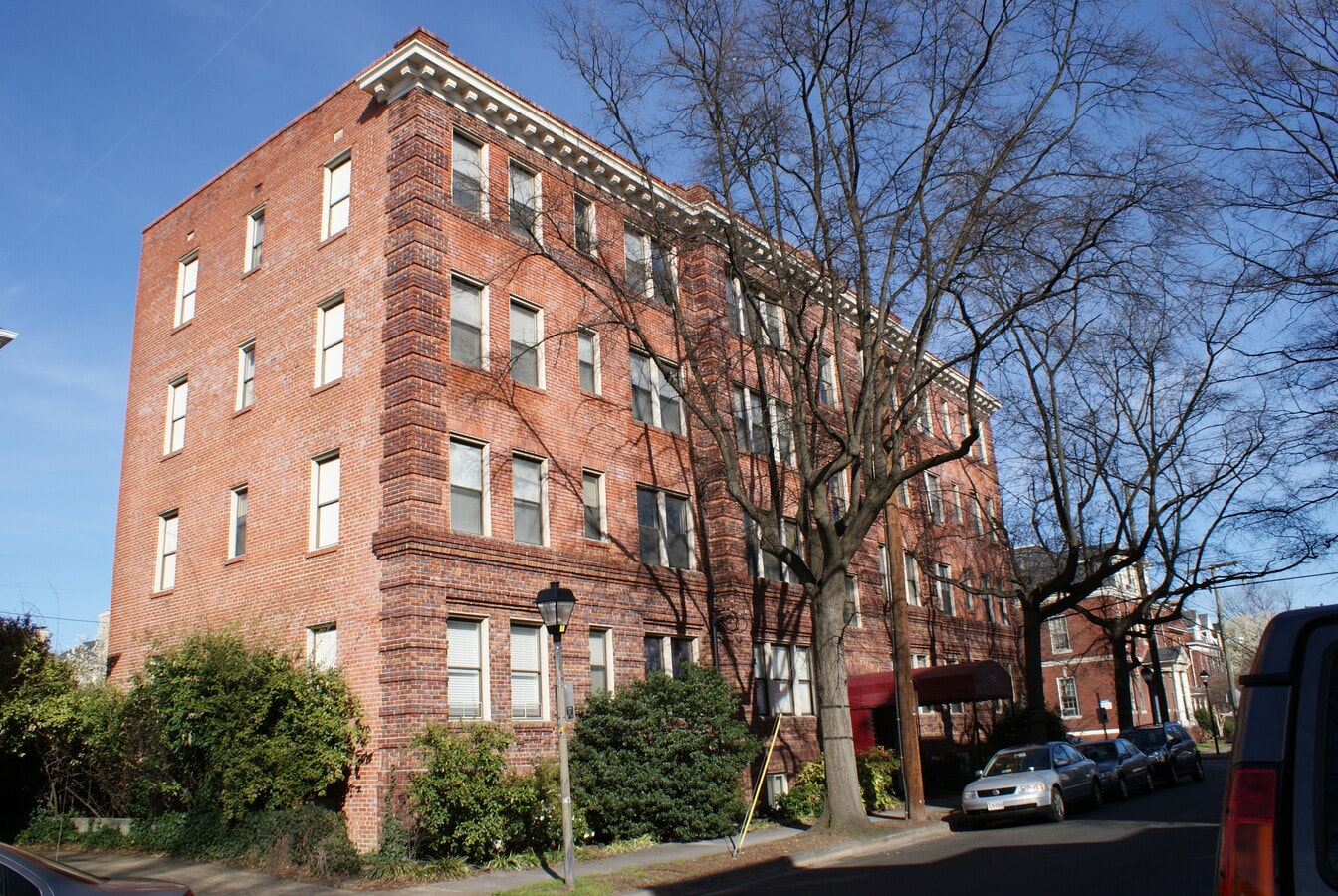 Front of Building - 702 Redgate Ave Apartment Unit A