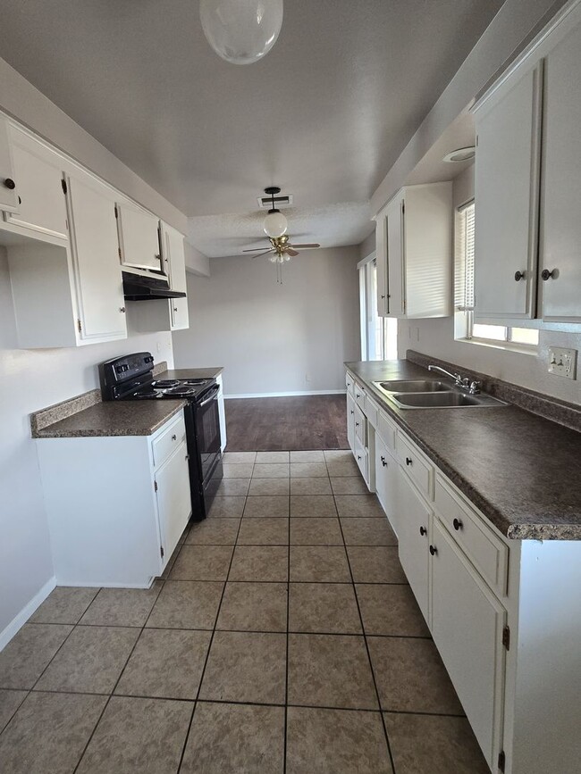 Photo - Holte &amp; Associates-Briarwood Ave Unidad 41895