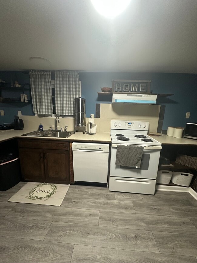 Photo - 616 Peak Branch Rd